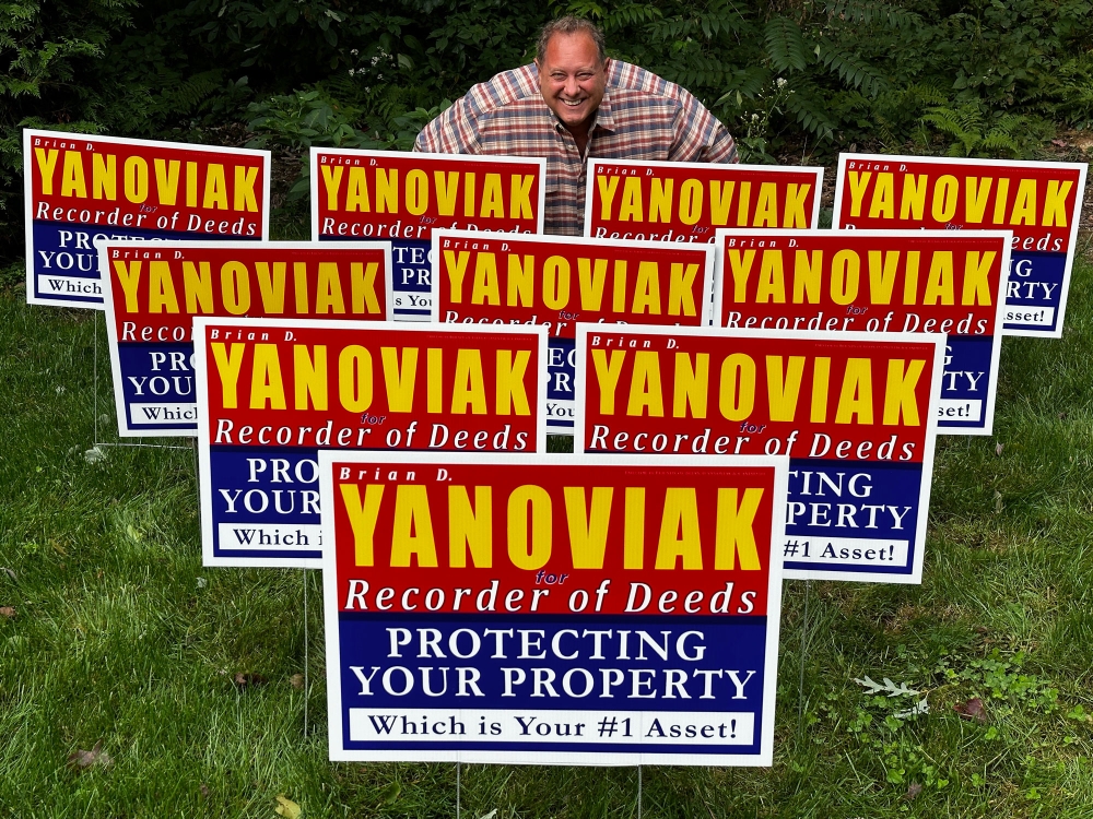 Yanoviak Campaign Site Signs