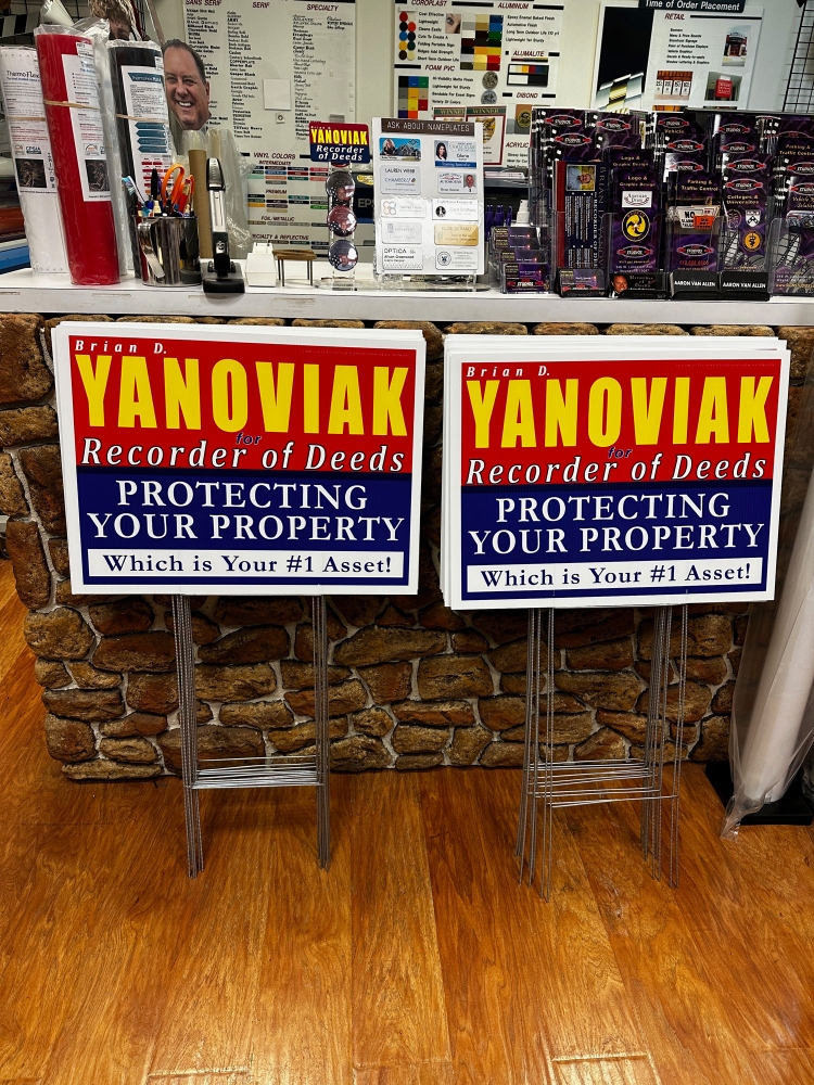 Yanoviak Campaign Site Signs