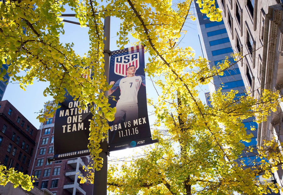 USA vs Mex pole banner
