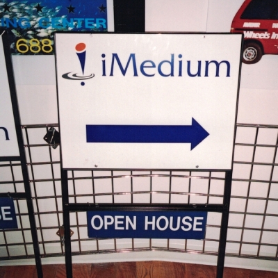 iMedium logo on site sign
